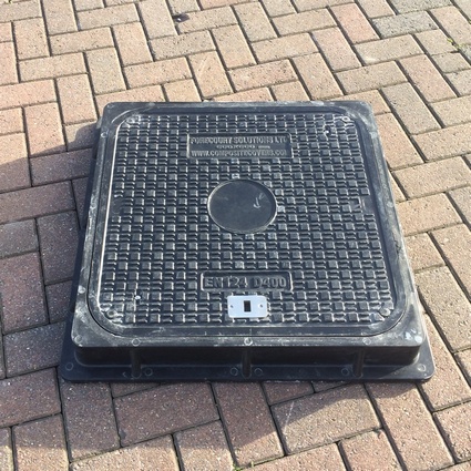 600 x 600 mm D400 Composite Manhole Cover